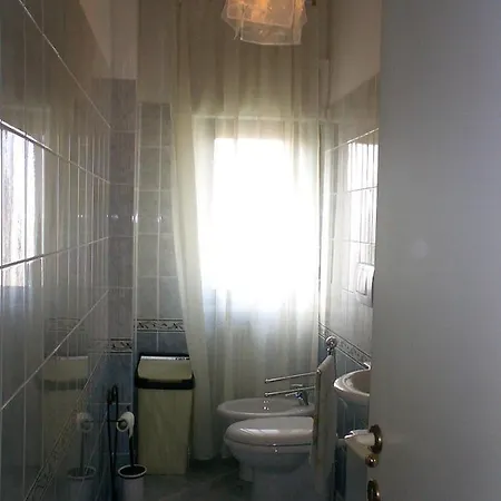 Via Bachelet 5 * Giulianova